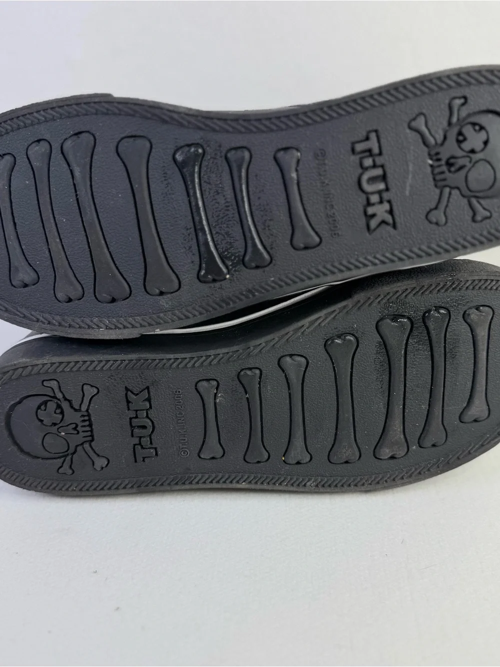 T.U.K Black Lace-Up Platform Boots with White Cat Appliqué NWOT - Picture 4 of 7